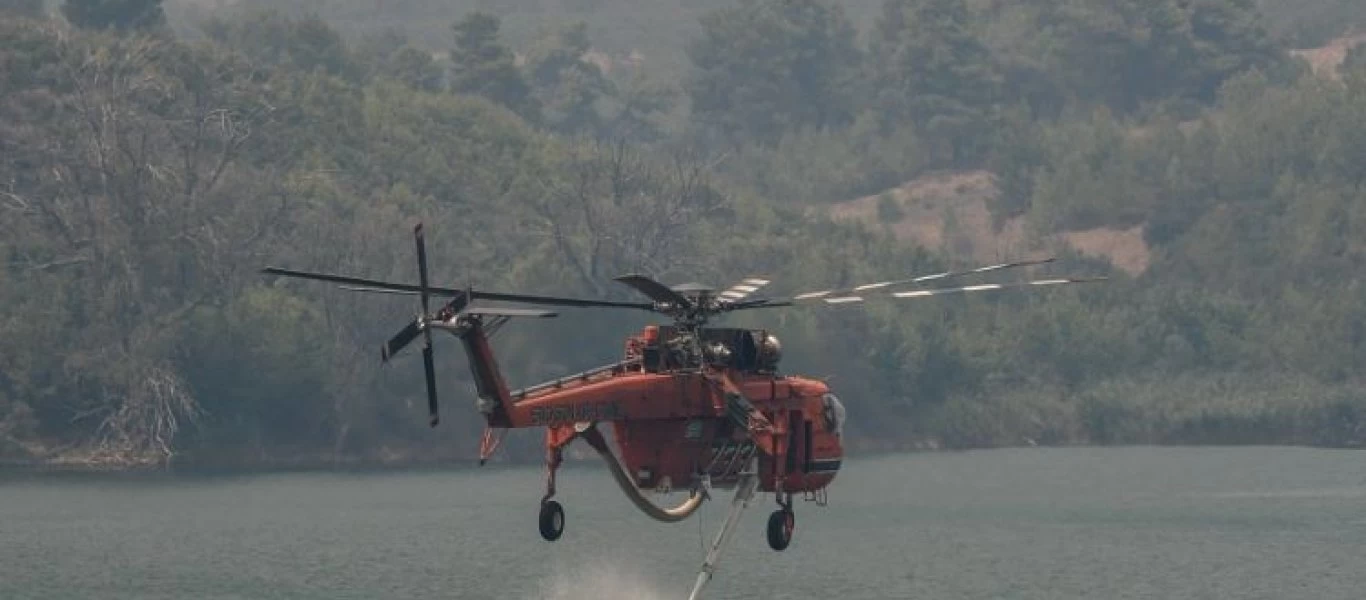 Αεροναυπηγός για εναέρια μέσα πυρόσβεσης: «Σε υψηλές θερμοκρασίες δεν μπορούν να μεταφέρουν ικανή ποσότητα νερού»